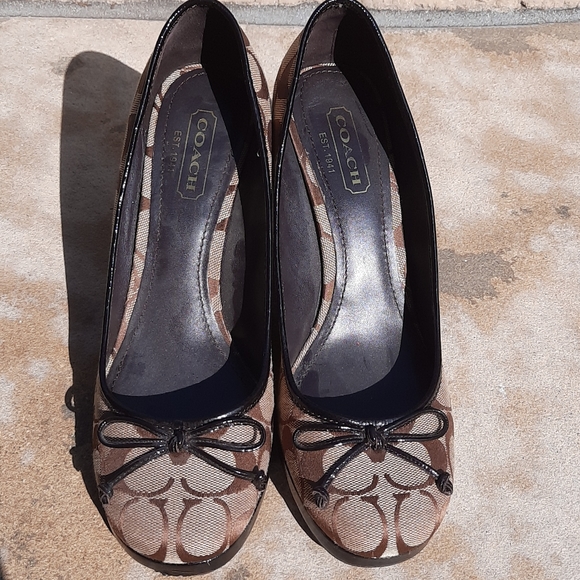 Coach Iyana 8.5 brown pattern wedge heels - Picture 7 of 10